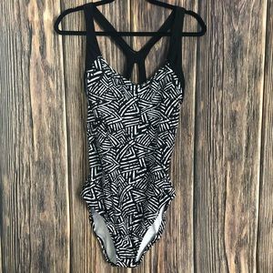 Speedo Sz 16 Like New! Black White swimsuit